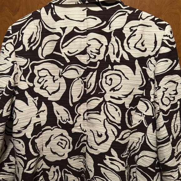 Chico's Black and Cream Floral Blazer - Picture 6 of 7